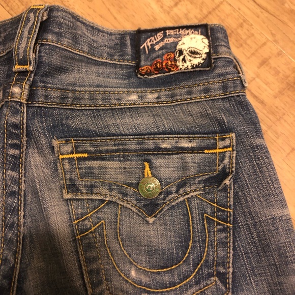 True Religion Dark Blue Skulls And Roses Jeans with Yellow Accents - Picture 2 of 5